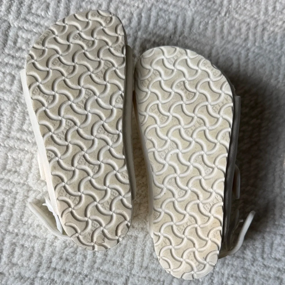 Birkenstock Kids Cream Sandals Size 26
